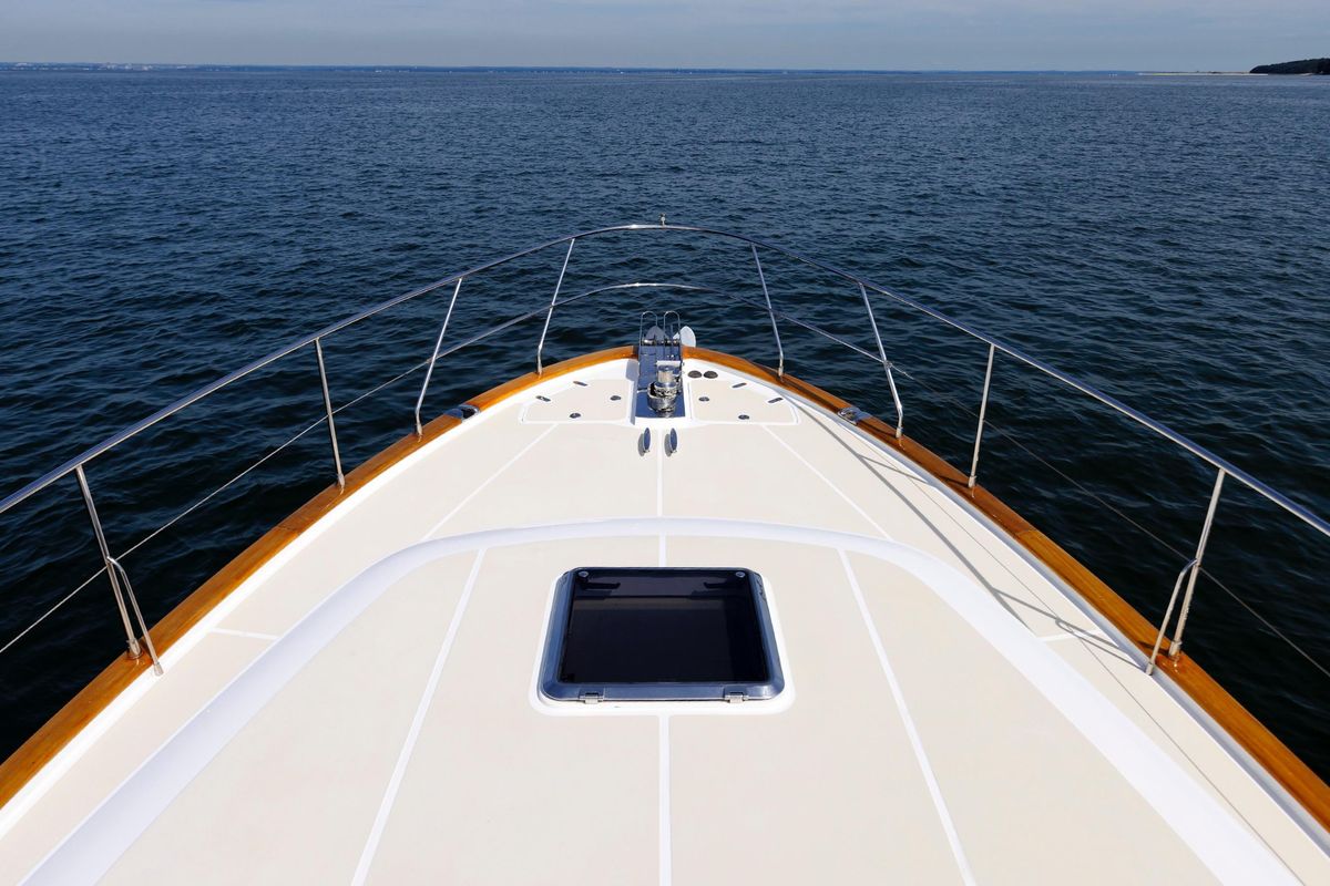 2009 Hunt Yachts 52 