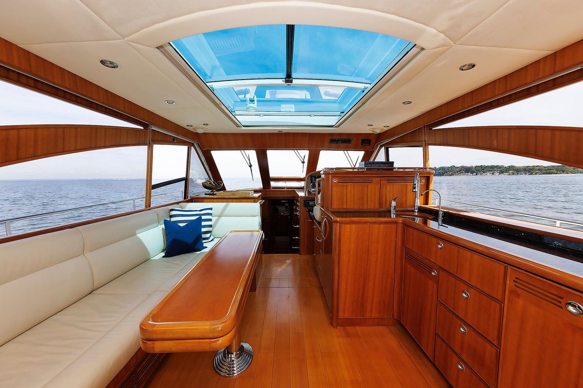 2009 Hunt Yachts 52 