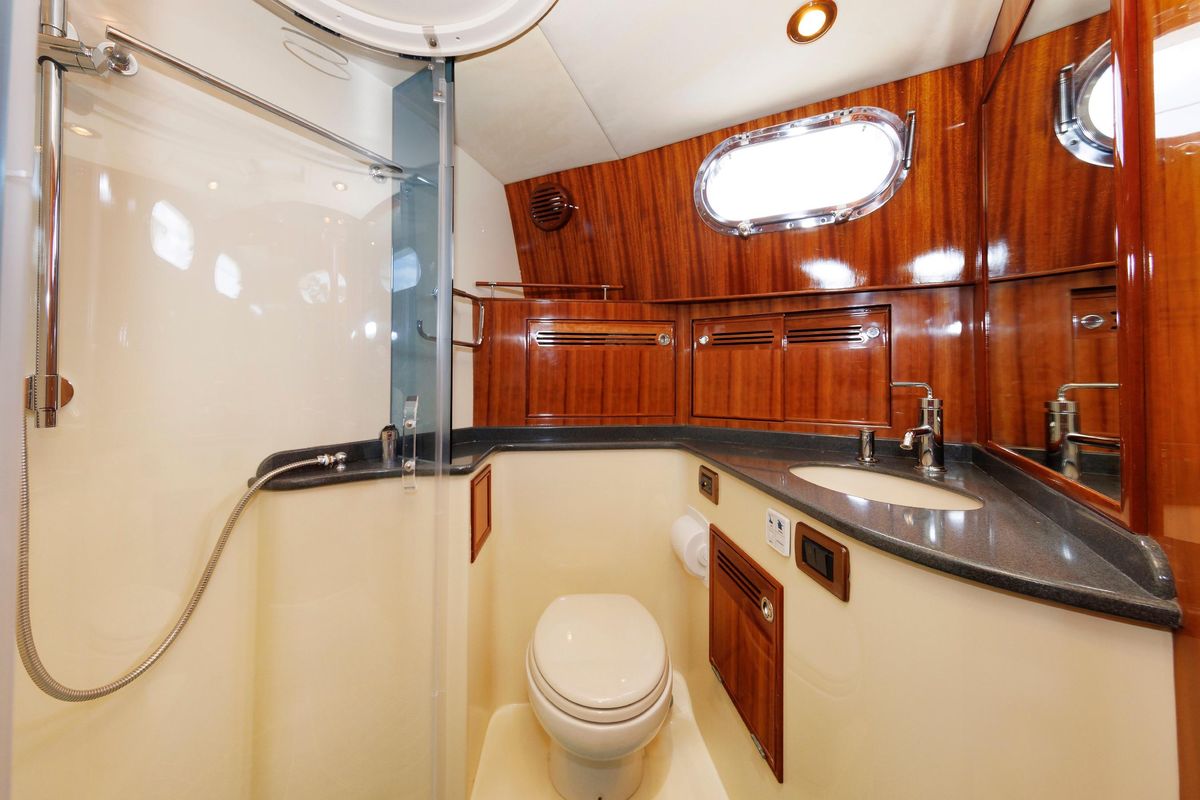 2009 Hunt Yachts 52 
