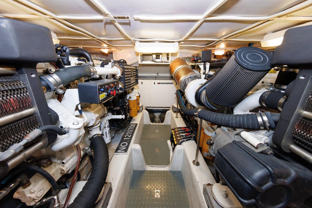 2009 Hunt Yachts 52 