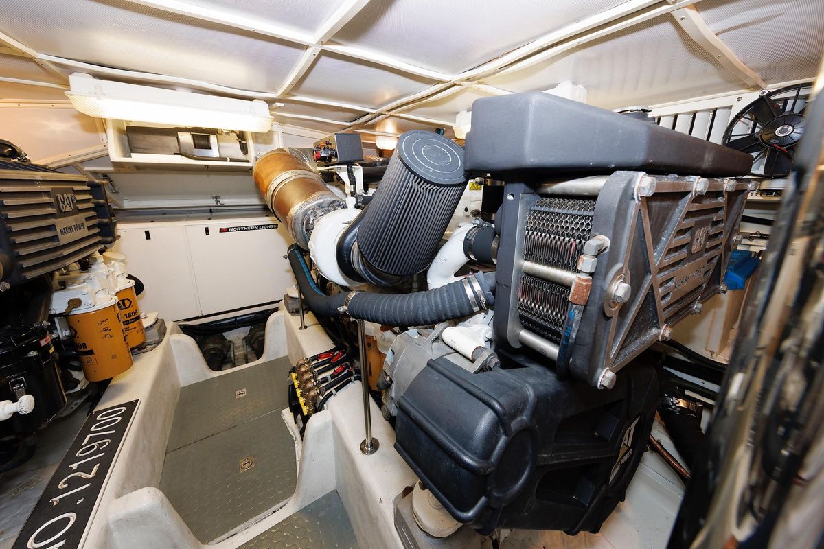 2009 Hunt Yachts 52 