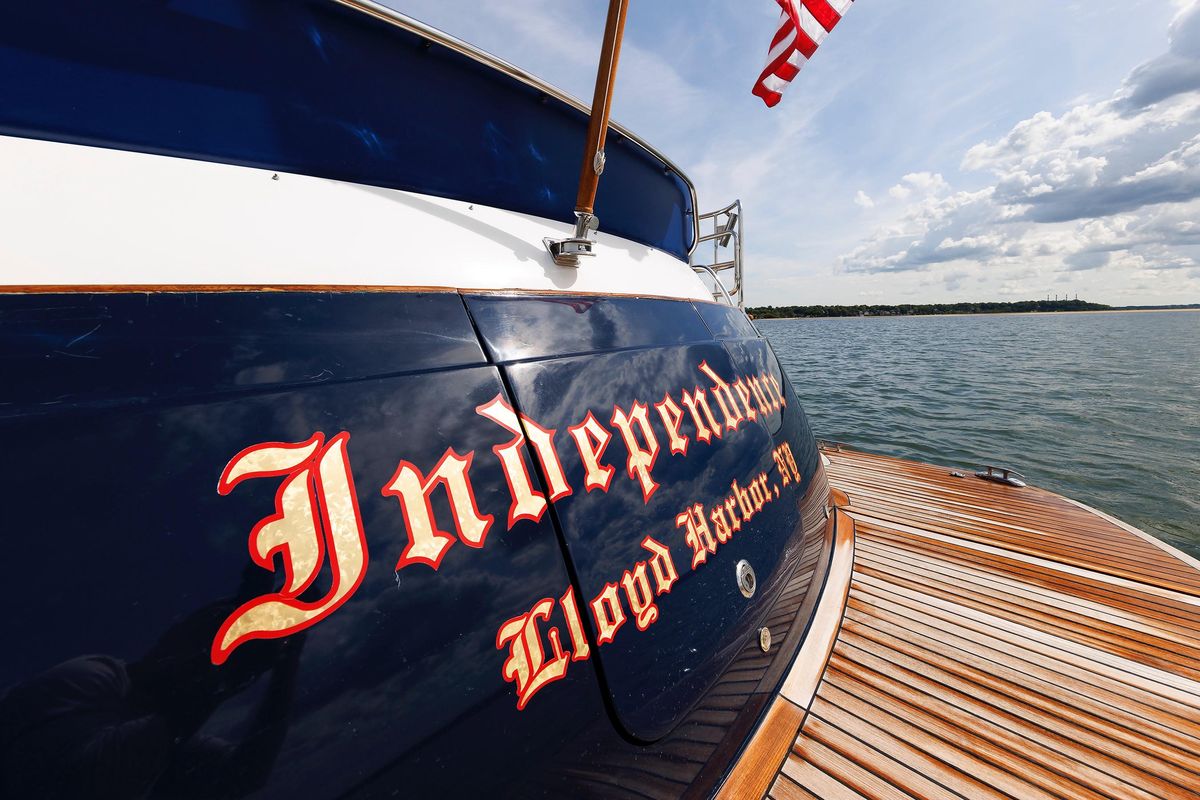 2009 Hunt Yachts 52 