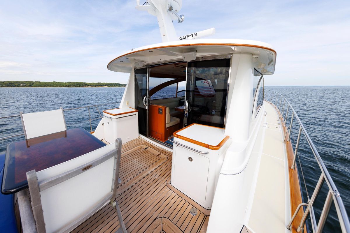 2009 Hunt Yachts 52 