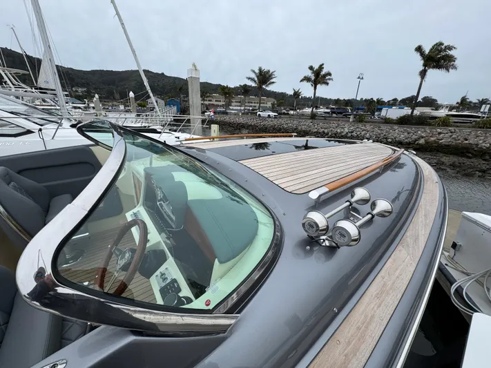 Sportin Life Yacht Photos Pics 