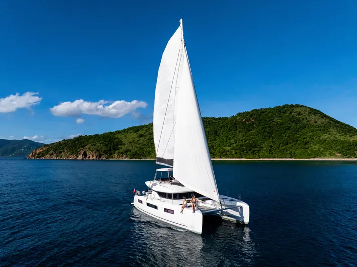 Slinky Malinki Yacht Photos Pics 