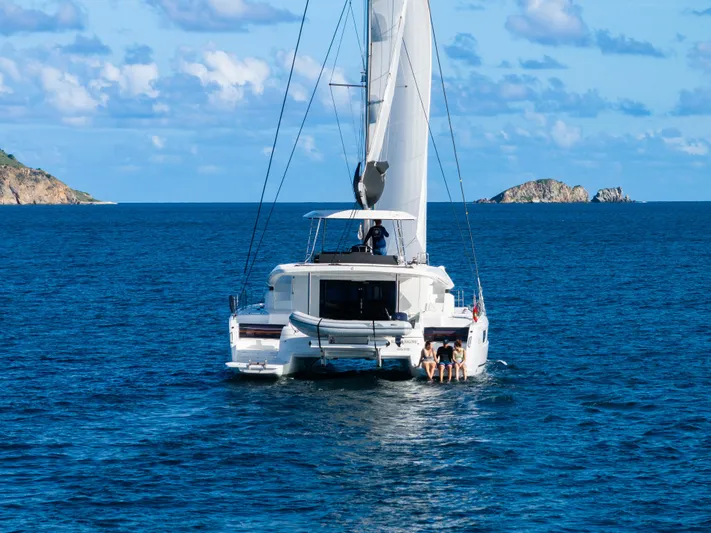 Slinky Malinki Yacht Photos Pics 