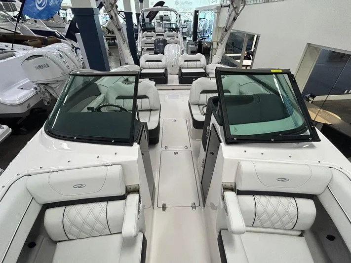  Yacht Photos Pics 2025 Regal Lx6 - Image 7