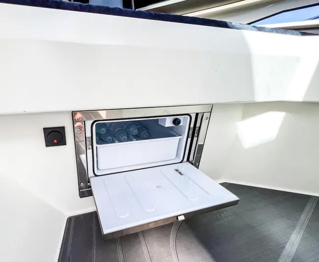 Say Carbon Yachts 42 Yacht Photos Pics Built-in refrigerator on the 2023 SAY Carbon Yachts 42.