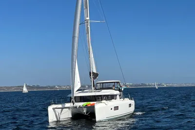 Lagoon 42