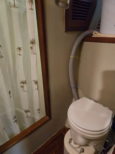 Dovekie Yacht Photos Pics 