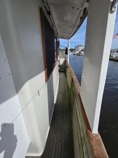 Dovekie Yacht Photos Pics 