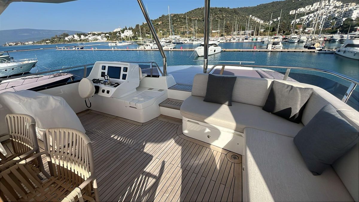 2023 Numarine 72 