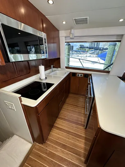 50 Hatteras Convertible Yacht Photos Pics 