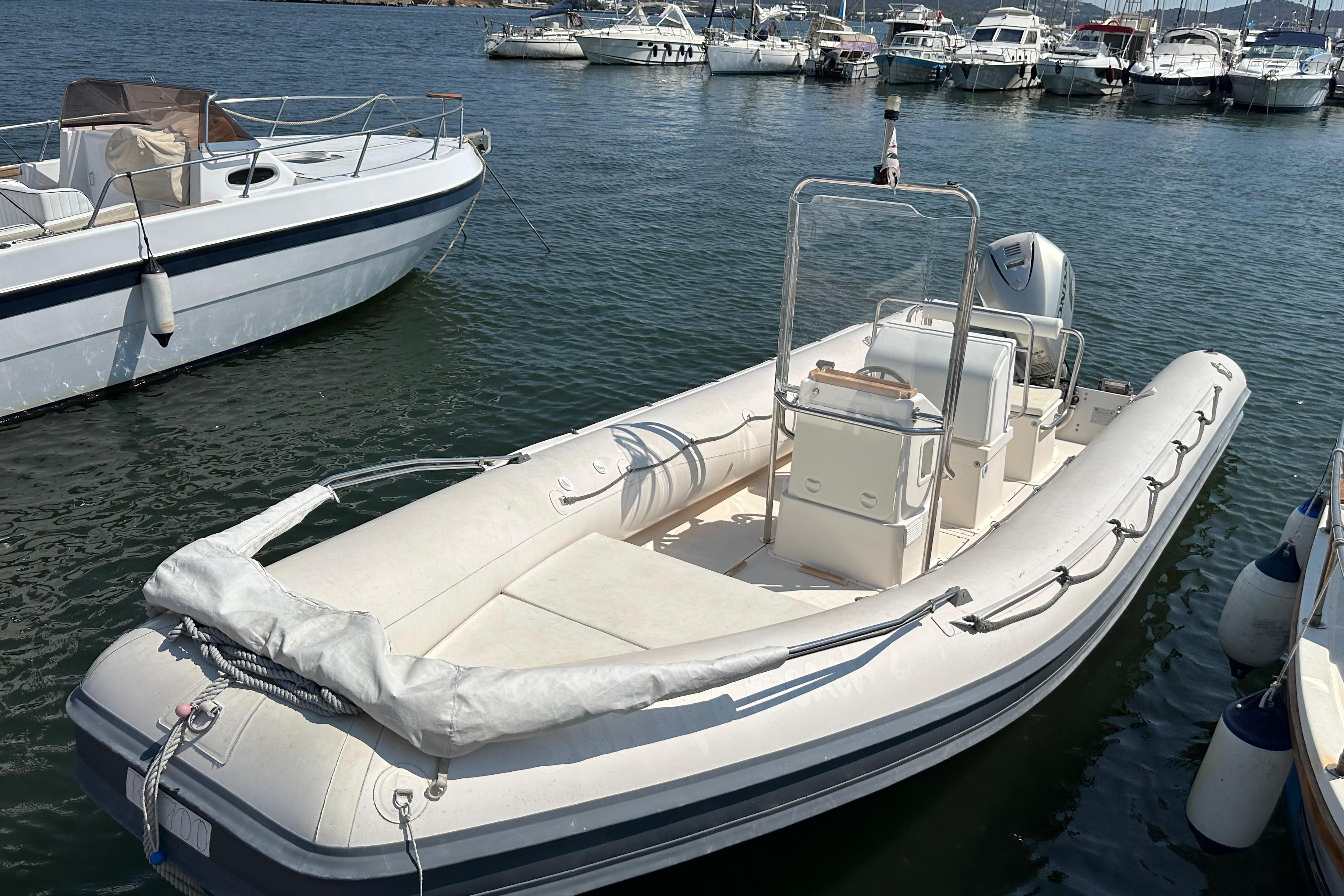 1997 Novamarine RH 700