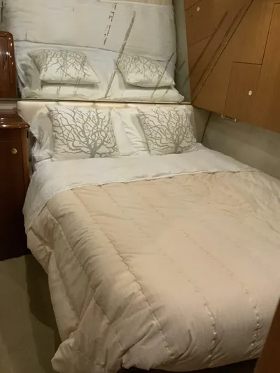 Bona Vida Yacht Photos Pics 