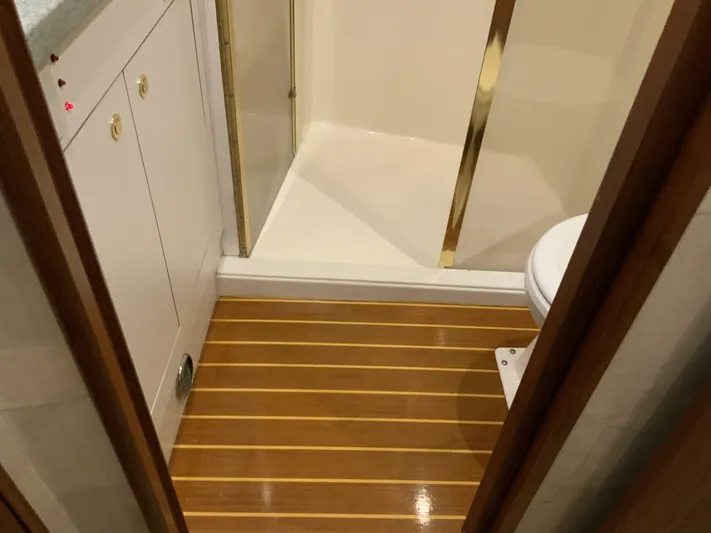 Bona Vida Yacht Photos Pics 