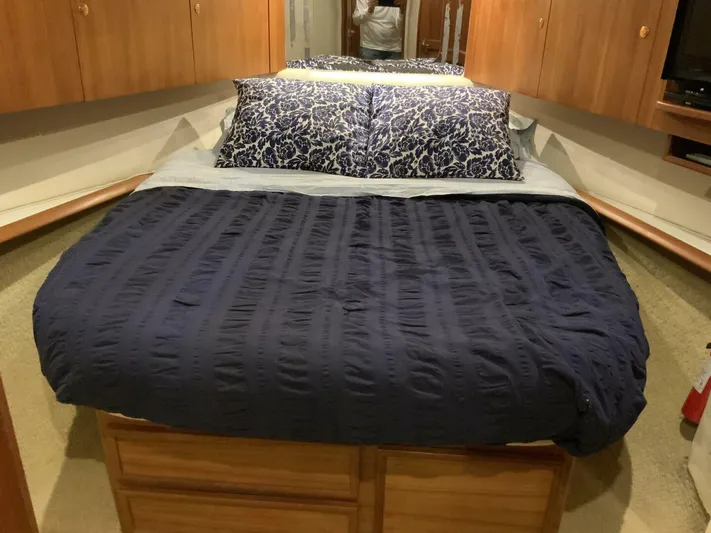 Bona Vida Yacht Photos Pics 