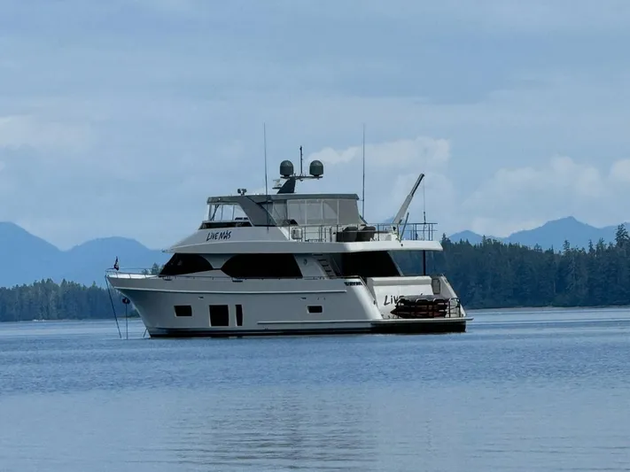 Live Mas Yacht Photos Pics 