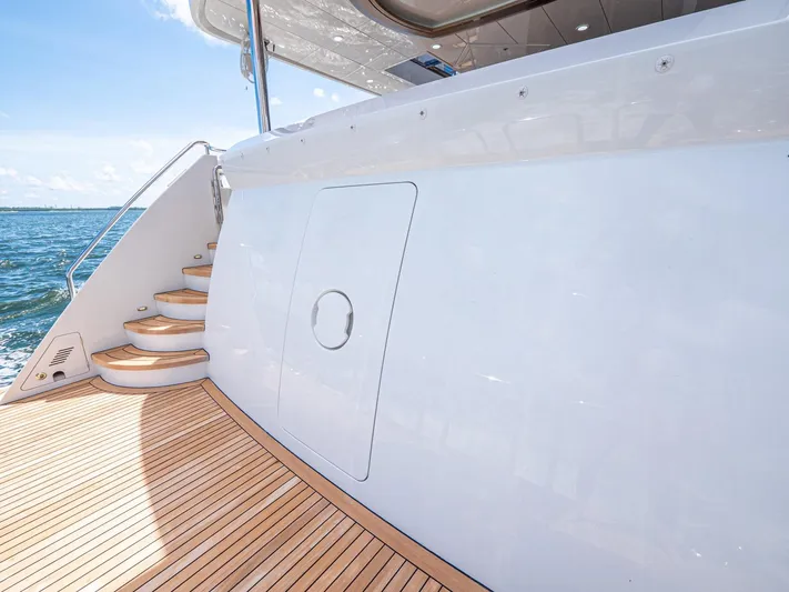 Live Mas Yacht Photos Pics 