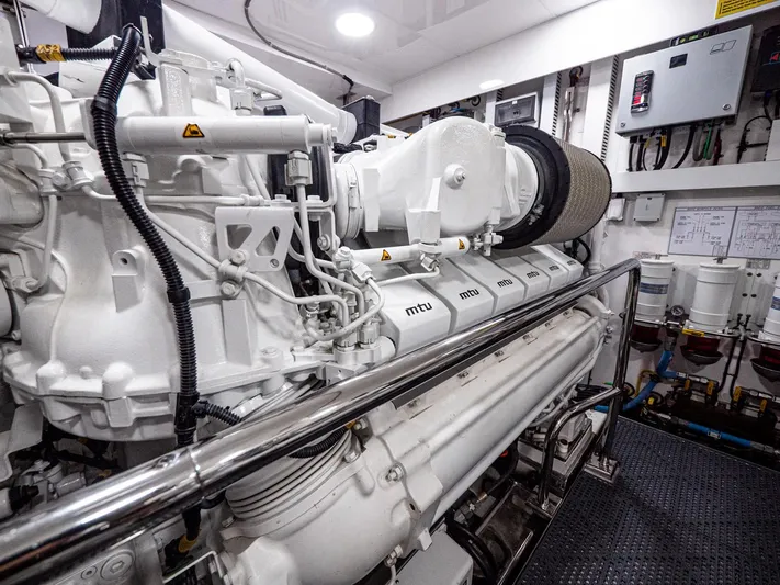 Live Mas Yacht Photos Pics 