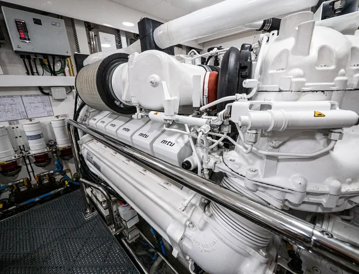 Live Mas Yacht Photos Pics 