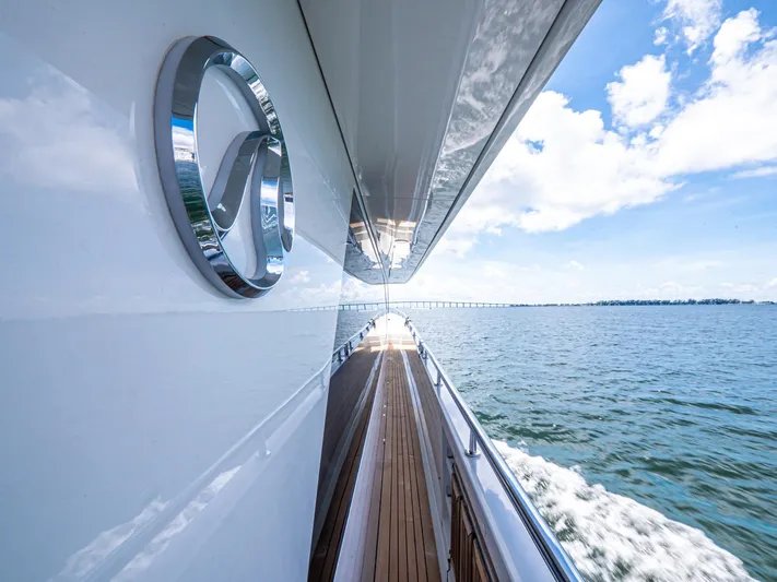 Live Mas Yacht Photos Pics 