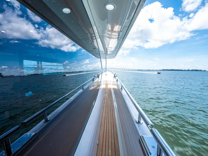 Live Mas Yacht Photos Pics 