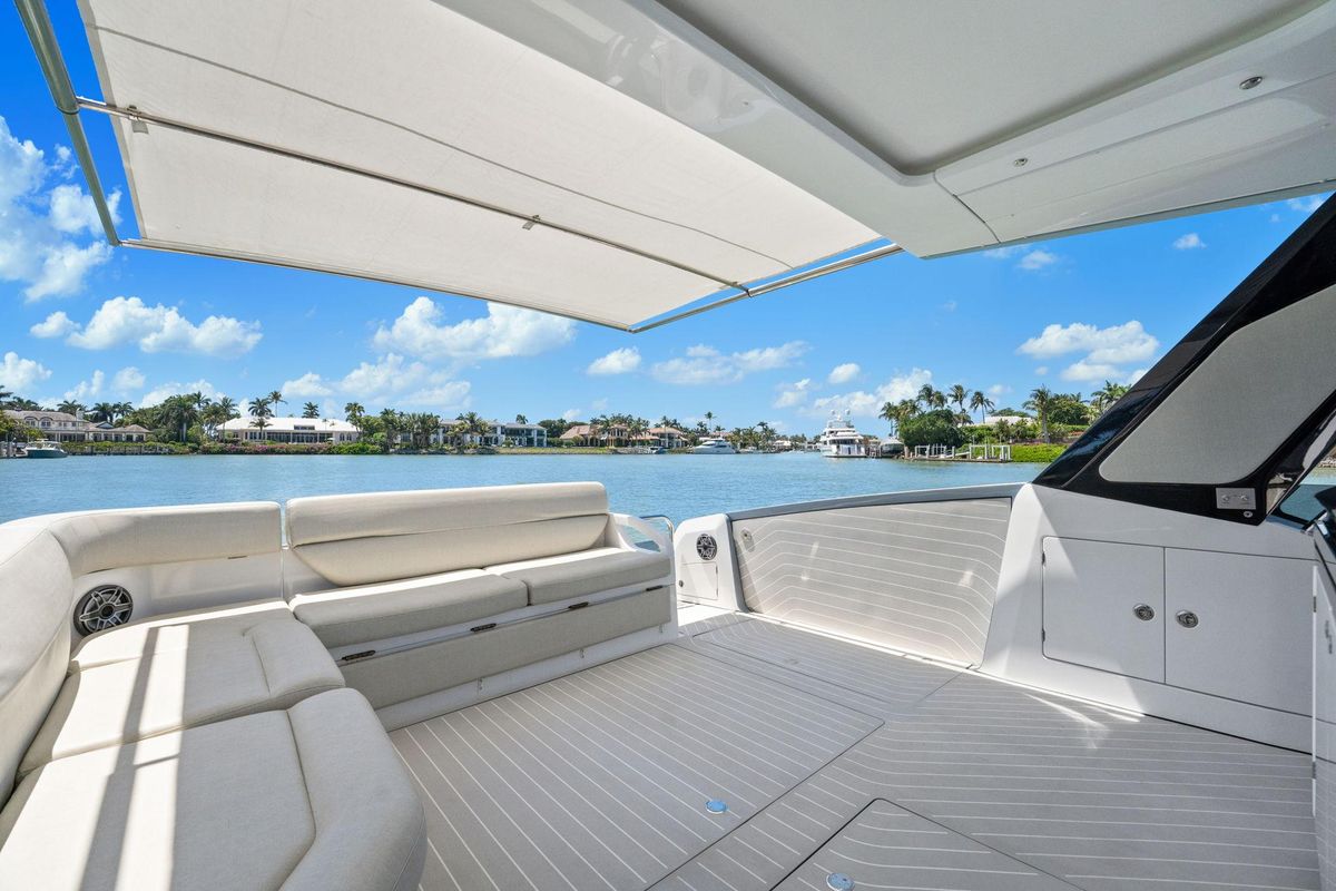 2022 Azimut 47 