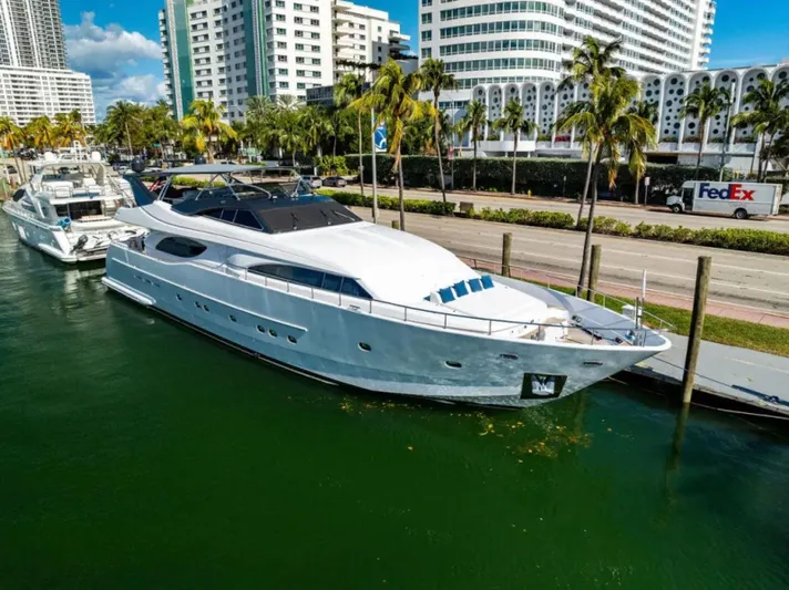 Sinpatico Yacht Photos Pics 2002 Ferretti Yachts 94 - Image 2