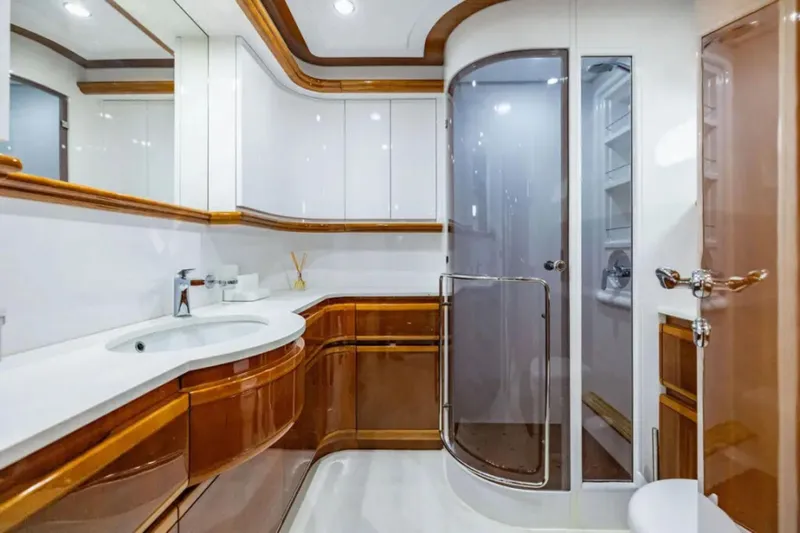 Sinpatico Yacht Photos Pics 2002 Ferretti Yachts 94 - Image 41