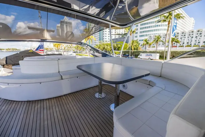 Sinpatico Yacht Photos Pics 2002 Ferretti Yachts 94 - Image 45