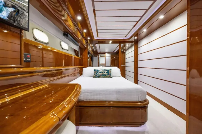 Sinpatico Yacht Photos Pics 2002 Ferretti Yachts 94 - Image 40