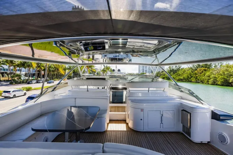 Sinpatico Yacht Photos Pics 2002 Ferretti Yachts 94 - Image 52