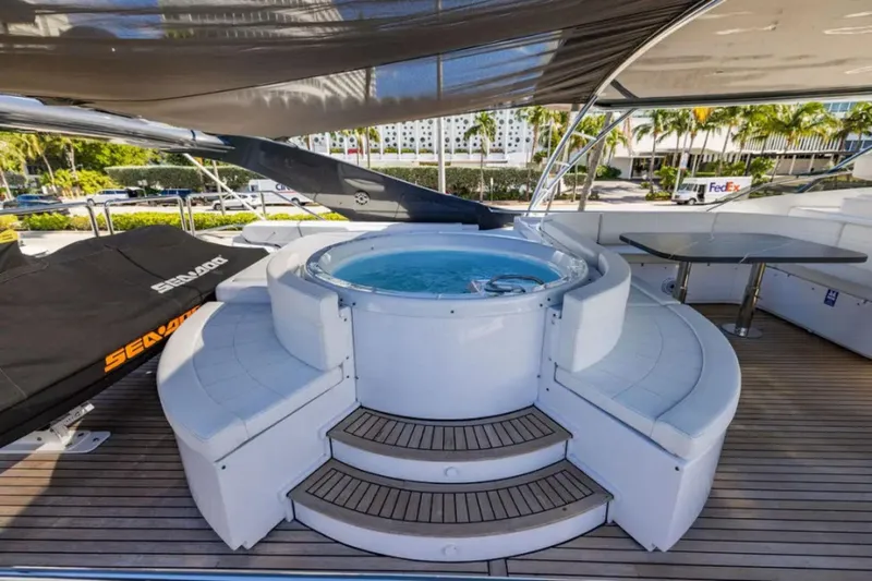 Sinpatico Yacht Photos Pics 2002 Ferretti Yachts 94 - Image 51