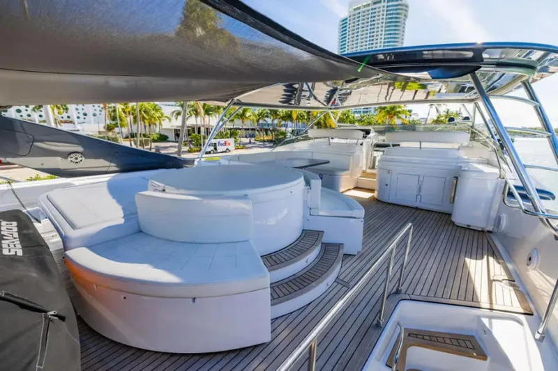 Sinpatico Yacht Photos Pics 2002 Ferretti Yachts 94 - Image 50