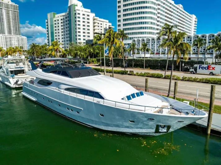 Sinpatico Yacht Photos Pics 2002 Ferretti Yachts 94 - Image 3