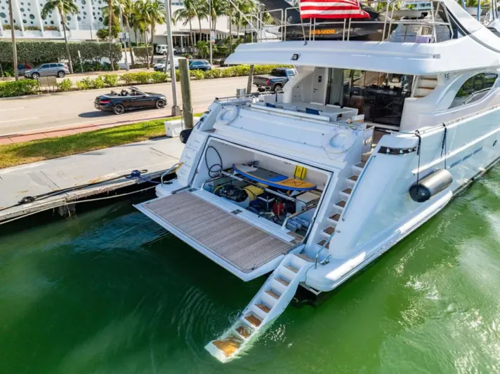 Sinpatico Yacht Photos Pics 2002 Ferretti Yachts 94 - Image 6