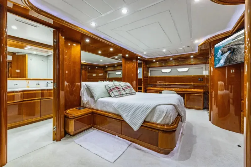 Sinpatico Yacht Photos Pics 2002 Ferretti Yachts 94 - Image 34