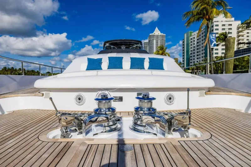 Sinpatico Yacht Photos Pics 2002 Ferretti Yachts 94 - Image 14