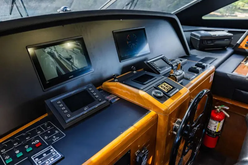 Sinpatico Yacht Photos Pics 2002 Ferretti Yachts 94 - Image 26