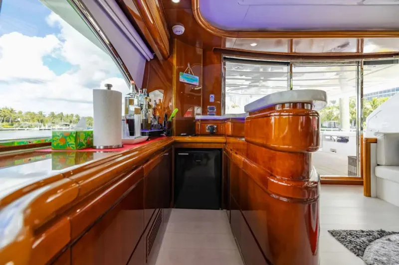 Sinpatico Yacht Photos Pics 2002 Ferretti Yachts 94 - Image 22