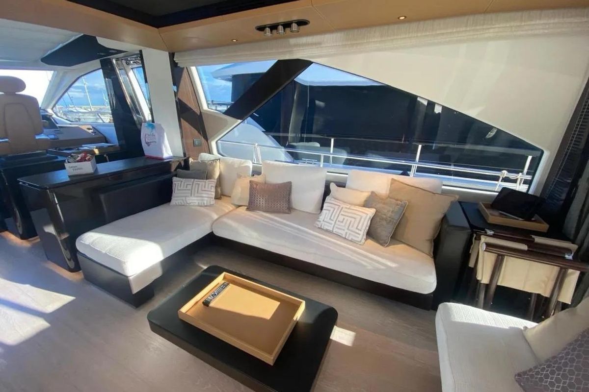 2016 Azimut 79 
