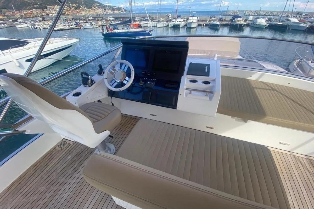 2016 Azimut 79 