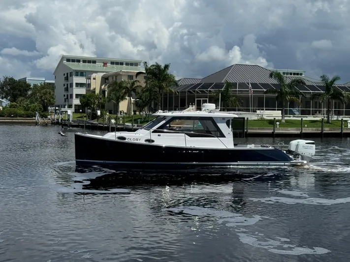 Glory Yacht Photos Pics 