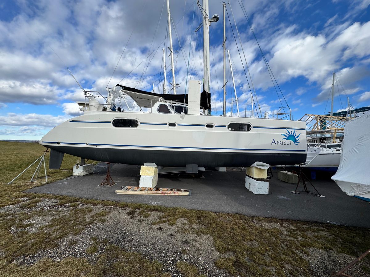 2003 Catana 43 