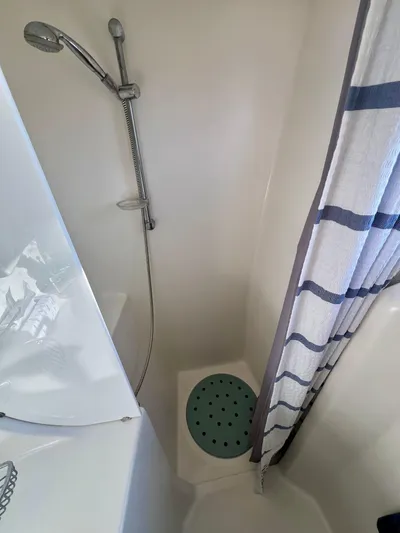 Apricus Yacht Photos Pics 