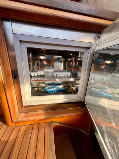 Apricus Yacht Photos Pics 