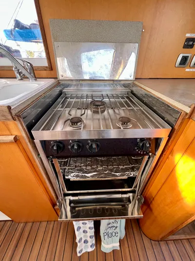 Apricus Yacht Photos Pics 