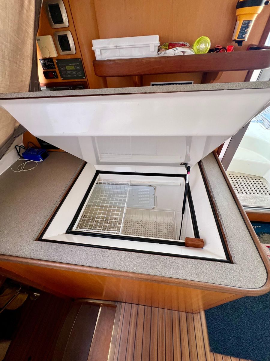 2003 Catana 43 