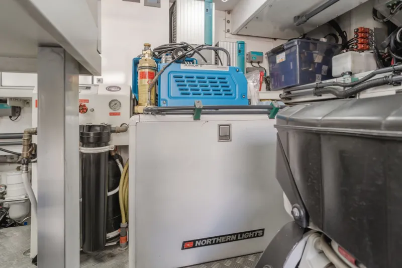 Gyrfalcon Yacht Photos Pics 2016 Van Der Valk Continental - Image 93